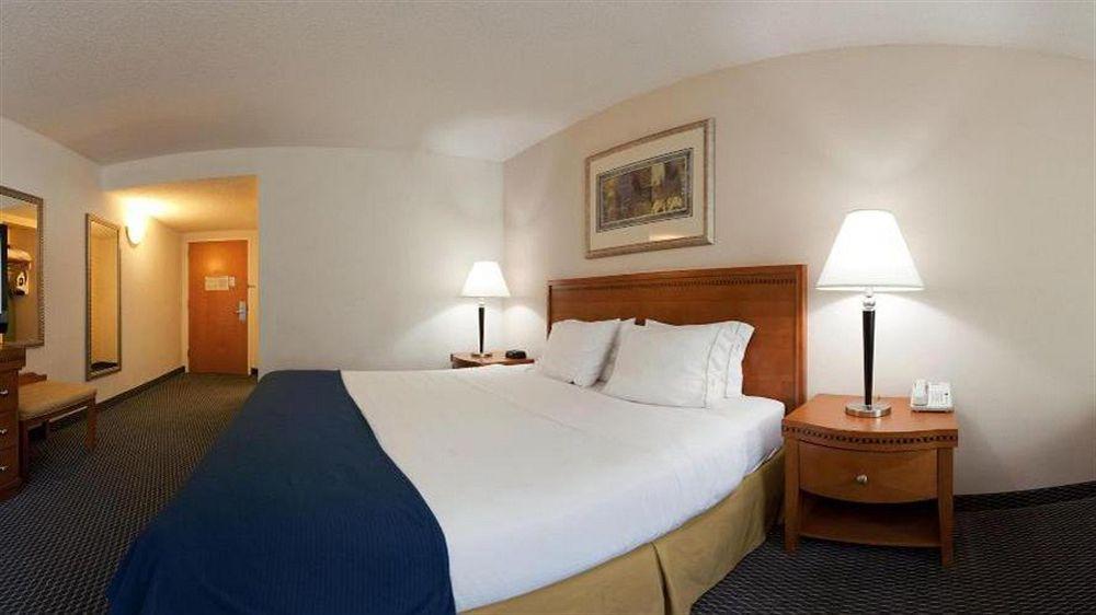 Express Richmond-brandermill-hull Street By Ihg Hotel