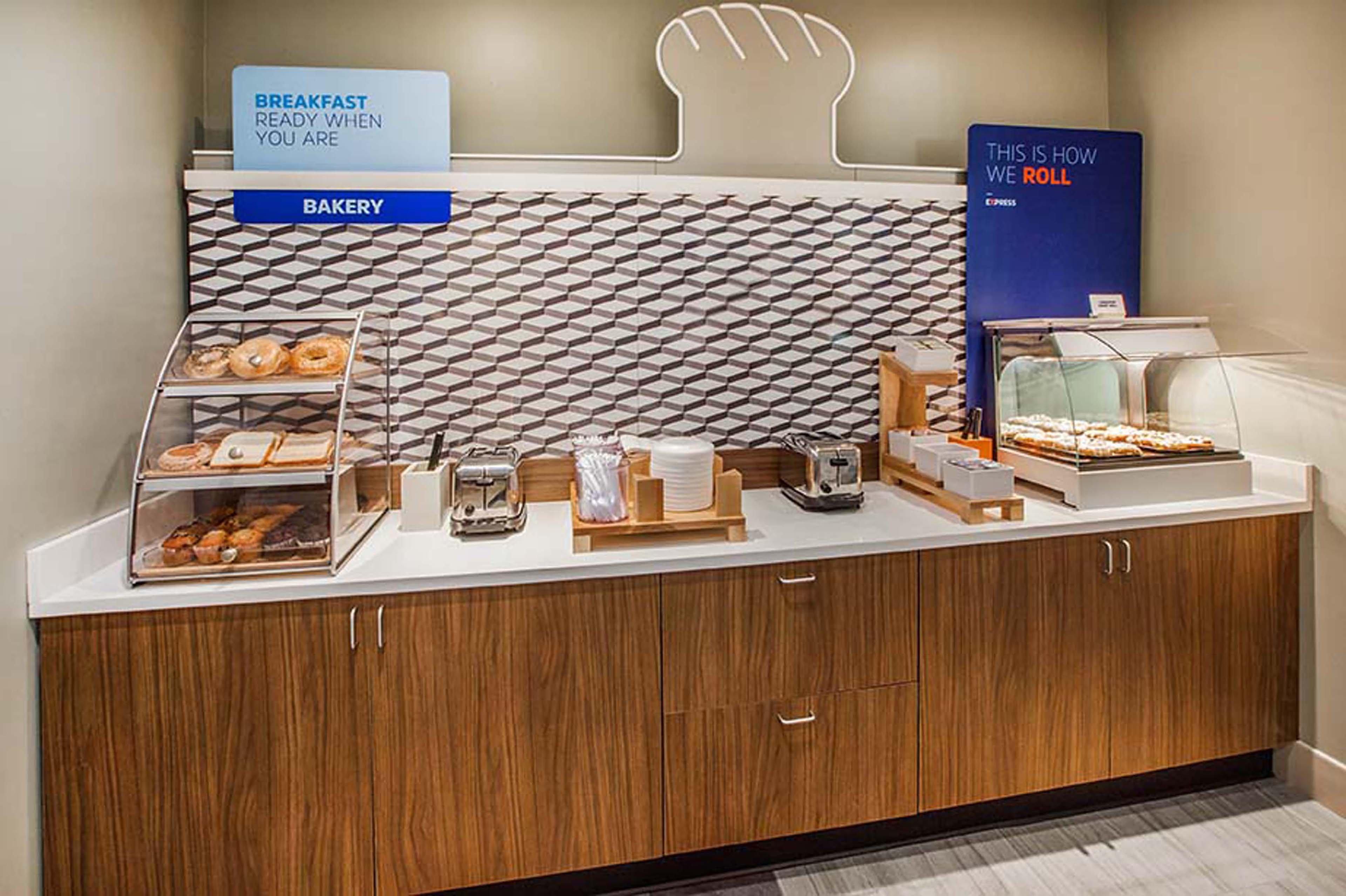 Express Richmond-brandermill-hull Street By Ihg 2*