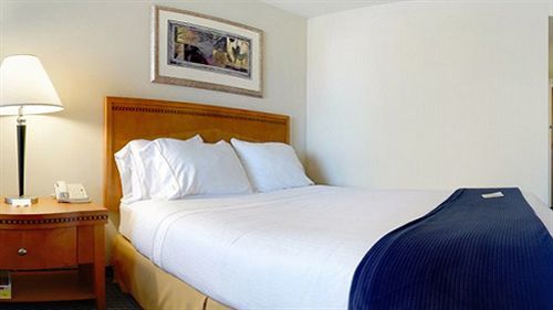 Hotel Express Richmond-brandermill-hull Street By Ihg Brandermill