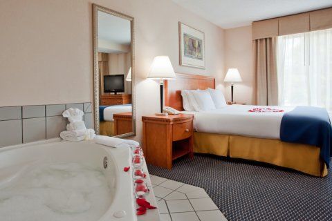 Hotel Express Richmond-brandermill-hull Street By Ihg Brandermill