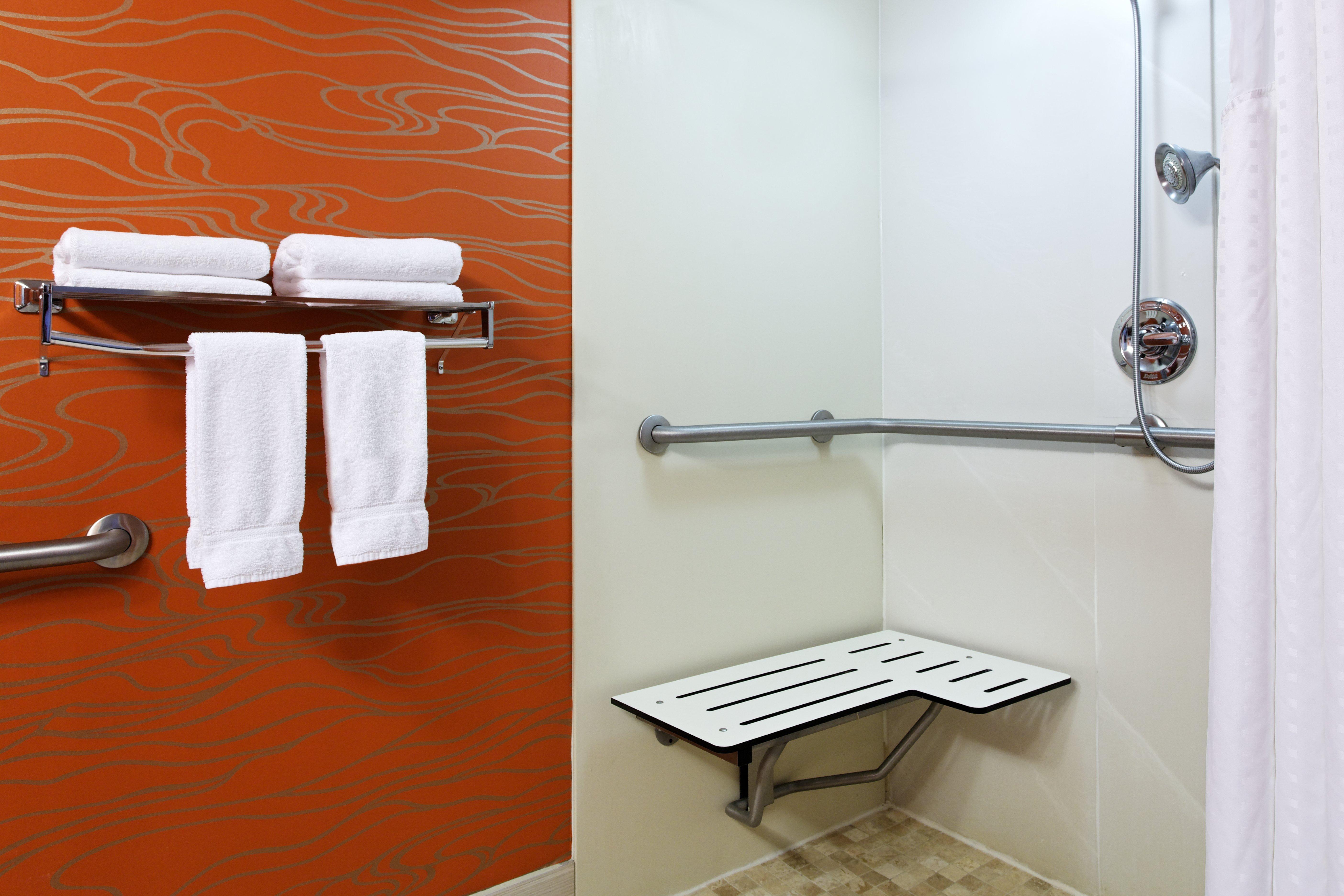 Hotel Express Richmond-brandermill-hull Street By Ihg 2*